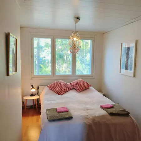 Rollo - Spacious With Sauna Near Center