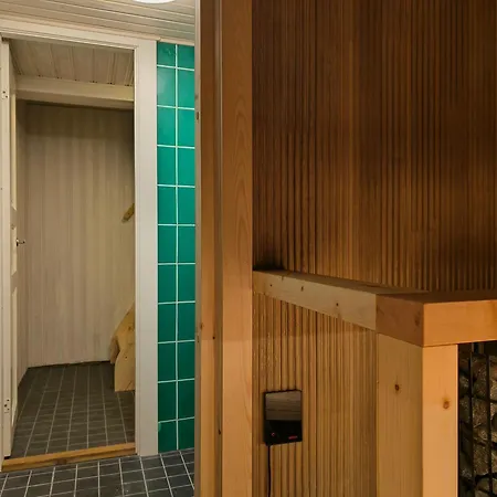 Rollo - Spacious With Sauna Near Center