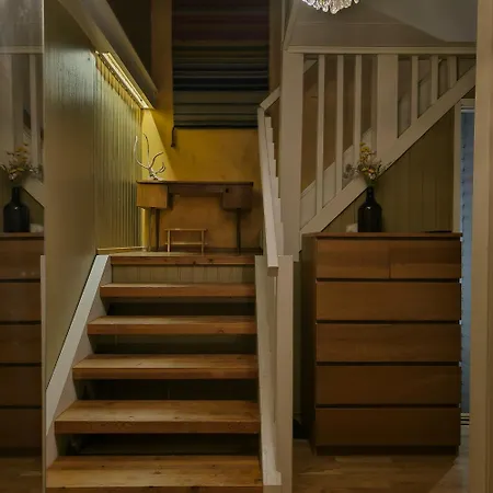Rollo - Spacious With Sauna Near Center Huvilat *